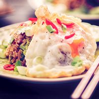 Pittige nasi met gebakken ei