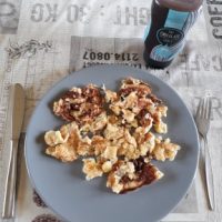 Koolhydraatarme bananen pannenkoekjes met chocolade topping