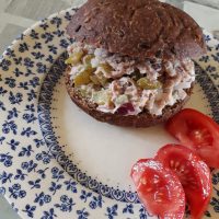 Meerzaden bolletje tonijnsalade | koolhydraatarm